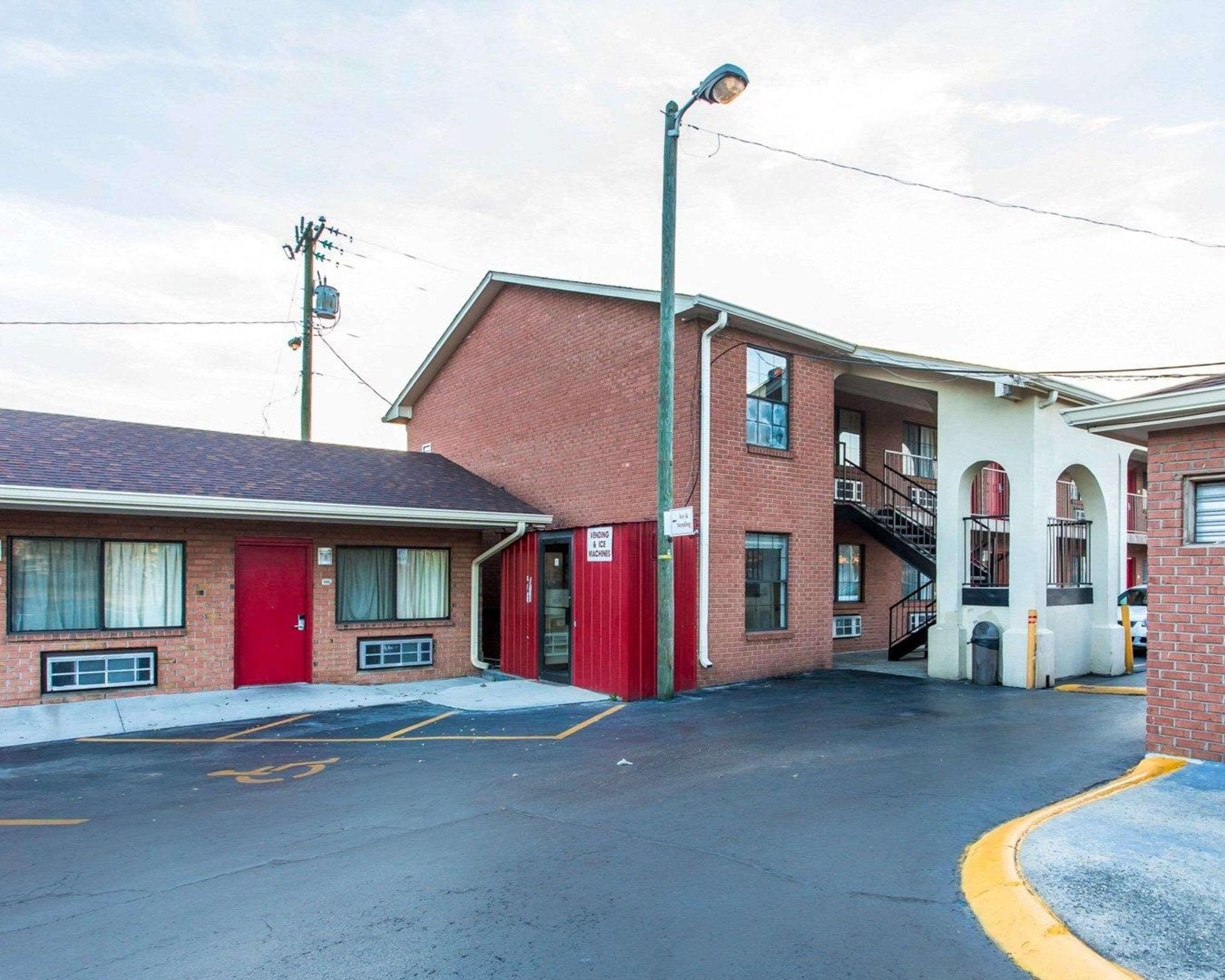 Econo Lodge Nashville North - Opryland Exterior foto