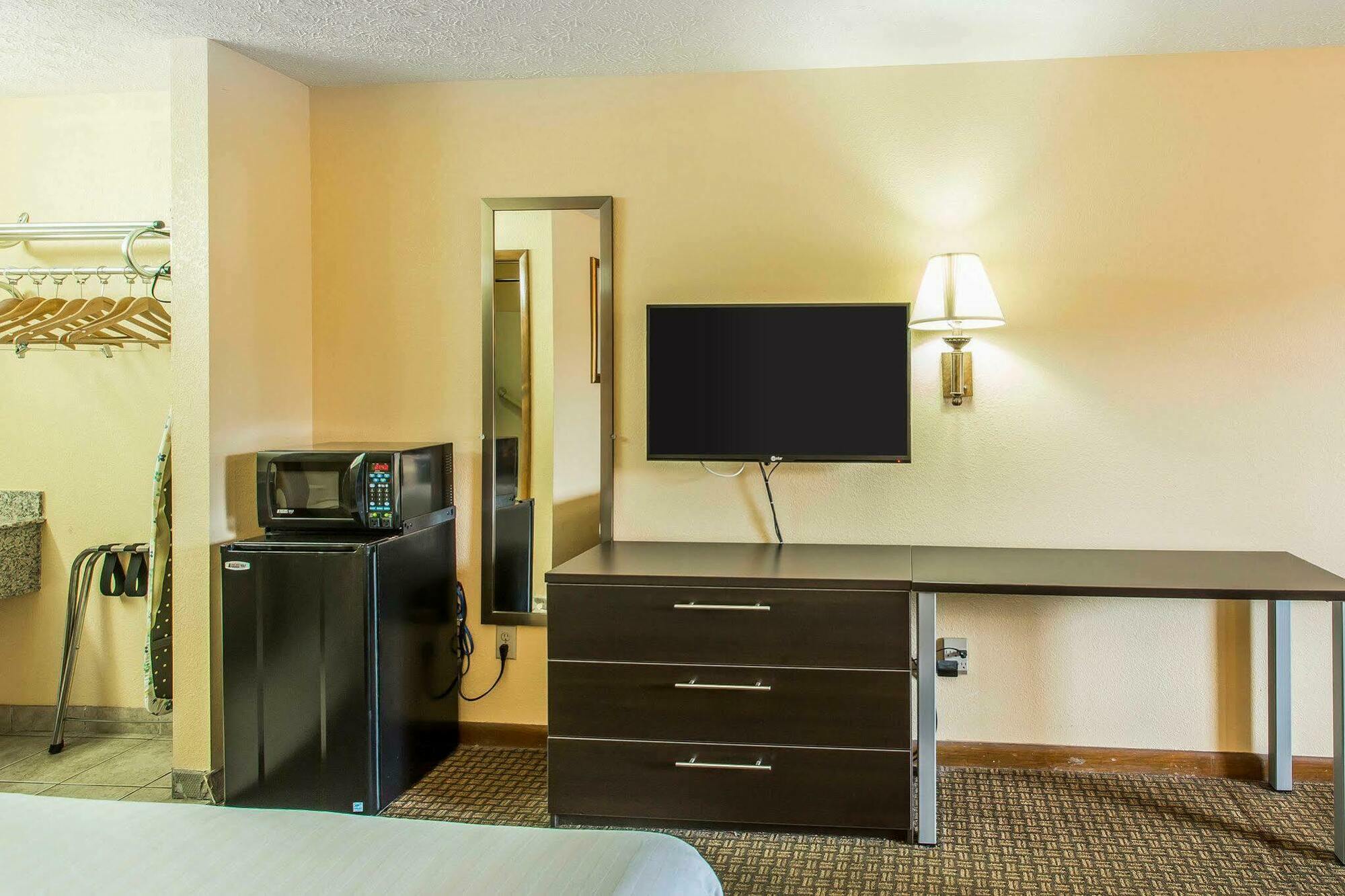 Econo Lodge Nashville North - Opryland Exterior foto